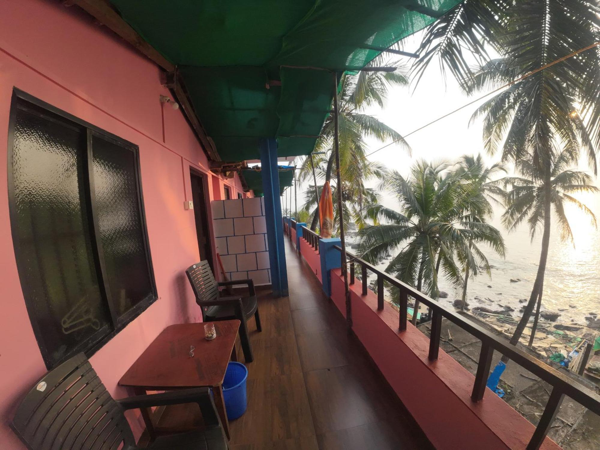 Om Ganesh Guest House Cliffside Arambol Zewnętrze zdjęcie